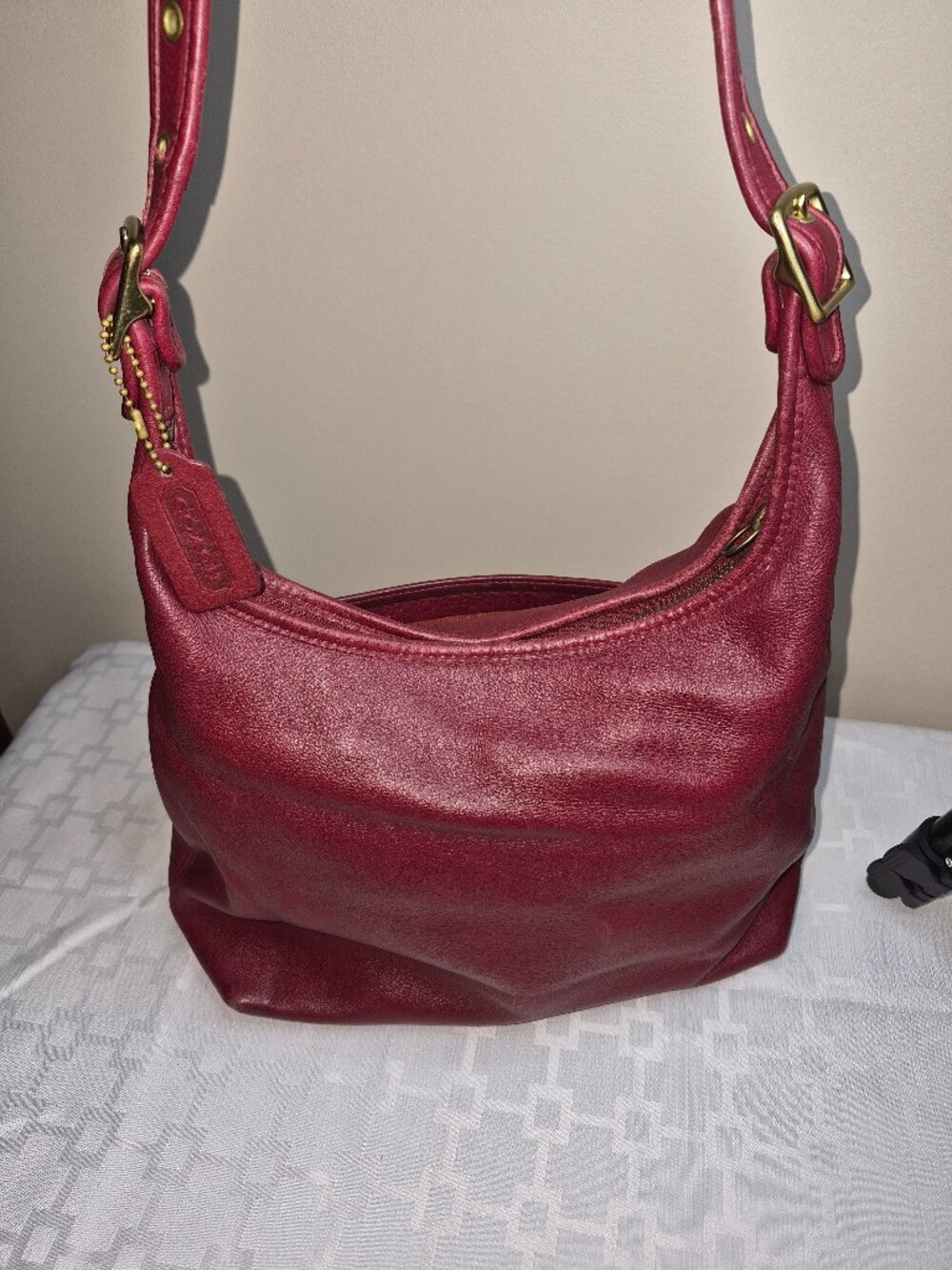 Vintage Coach 9088 Rich Burgundy Glove-Tanned Leather Shoulder Bag USA